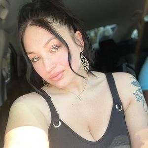 Meet your Posher, Hailey